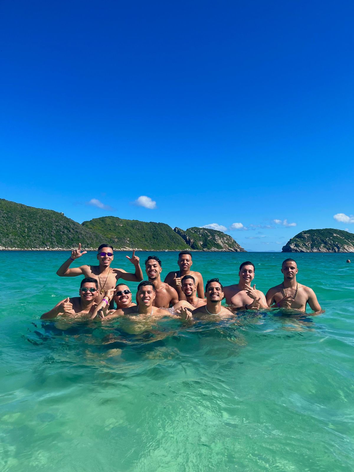 Soltos ao Mar
